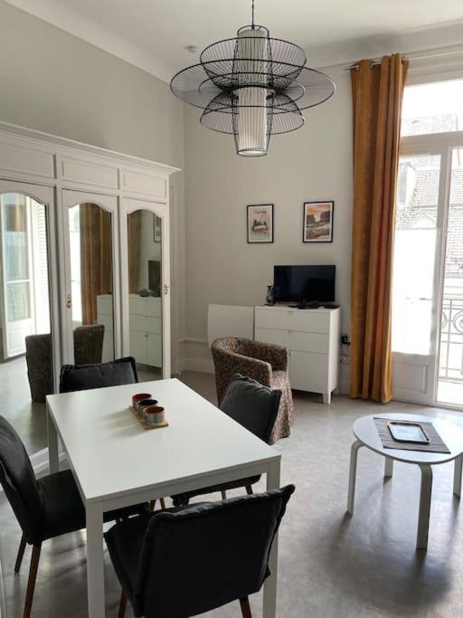 101 Pyrenees Palace Appartement Bagnères-de-Luchon Buitenkant foto